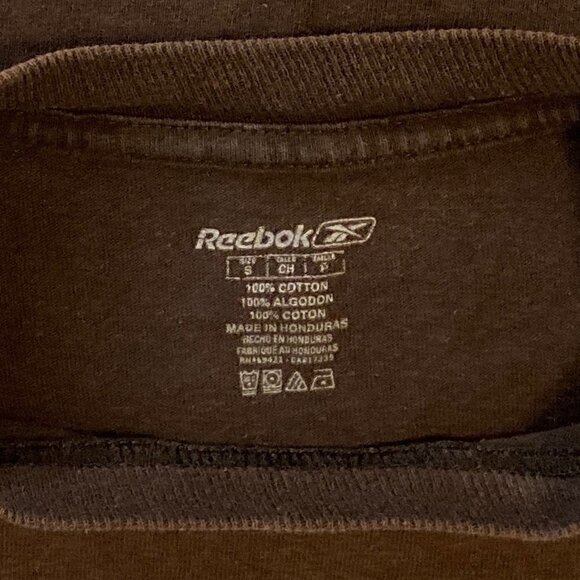 Throwback Boston Bruins 2010 Winter Classic Fenway Park T-shirt Size Small - Picture 4 of 7